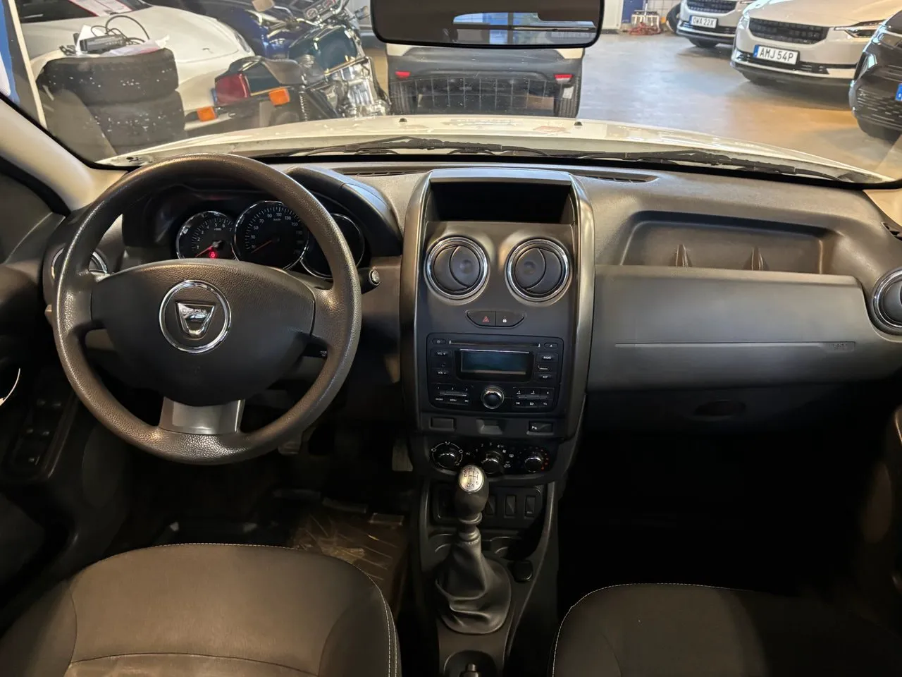 Vehicle image 13