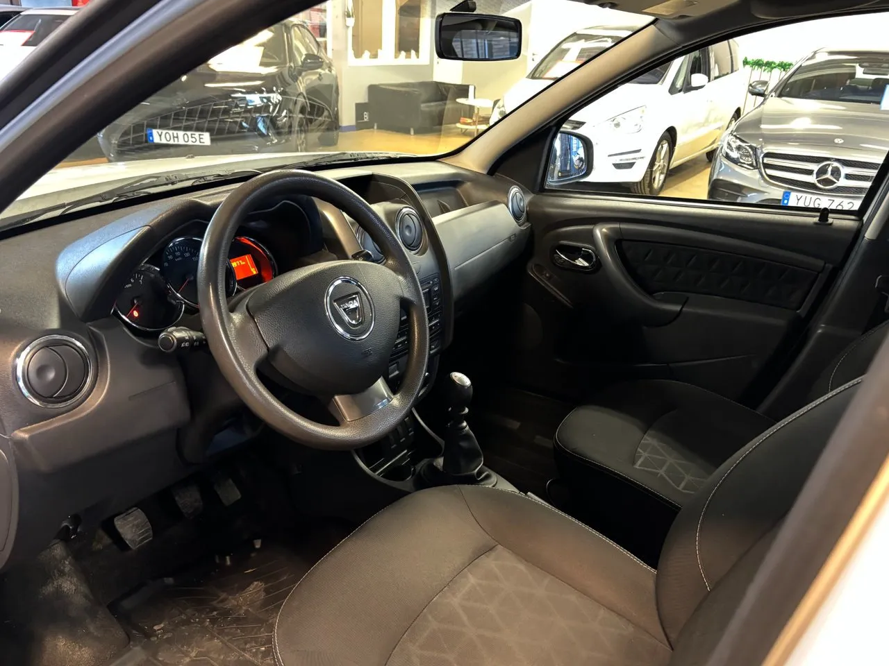 Vehicle image 7