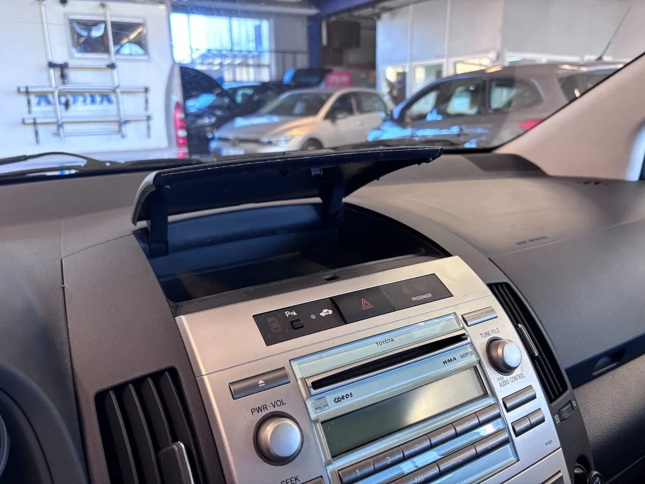 Vehicle image 20