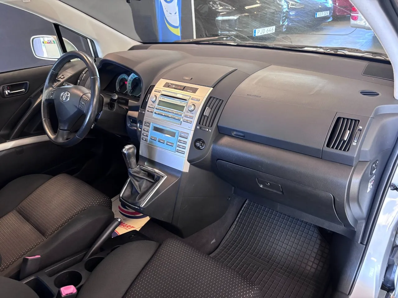Vehicle image 14
