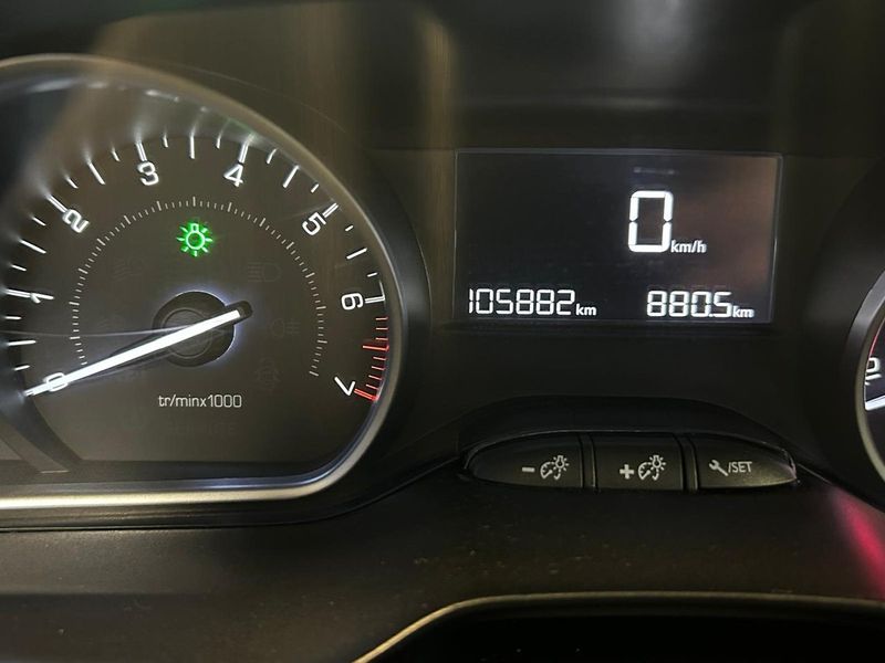 Peugeot 208 bild 19