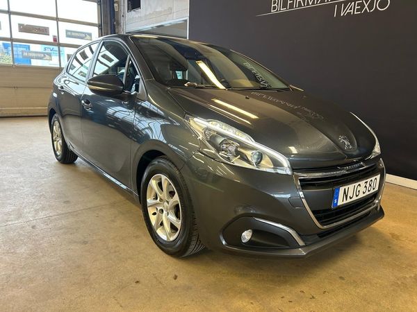 Peugeot 208 5-dörrar 1.2 PureTech /Låg mil /Välservad - 2016