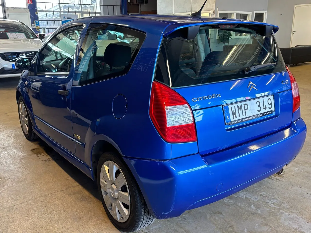 Vehicle image 6