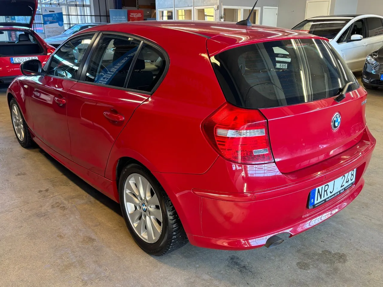 Vehicle image 7
