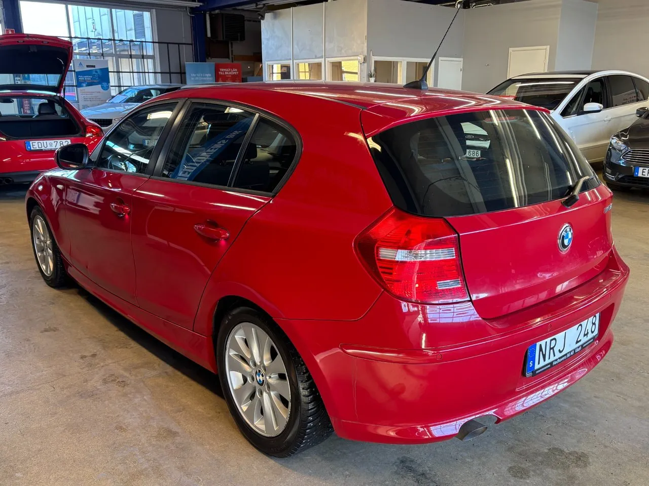 Vehicle image 9