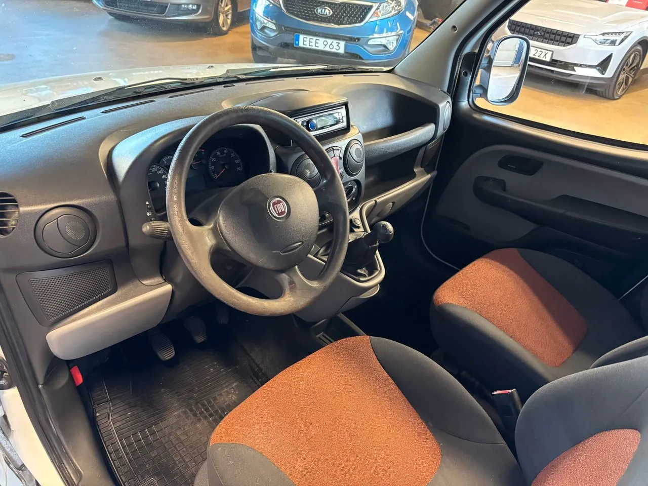 Vehicle image 10