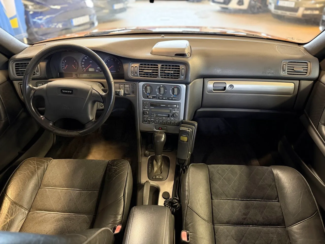 Vehicle image 19