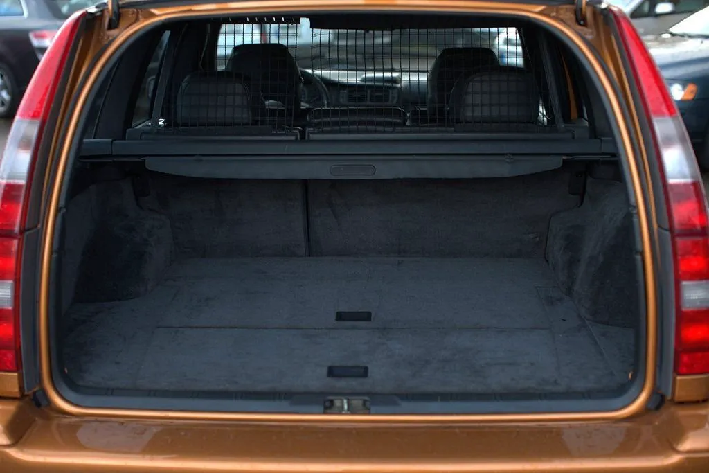 Vehicle image 14