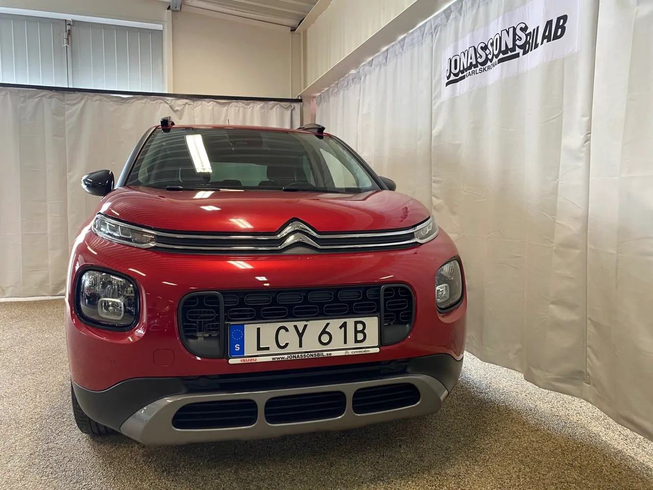 Vehicle image 3