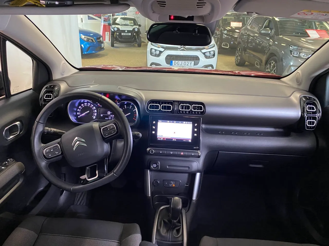Vehicle image 6