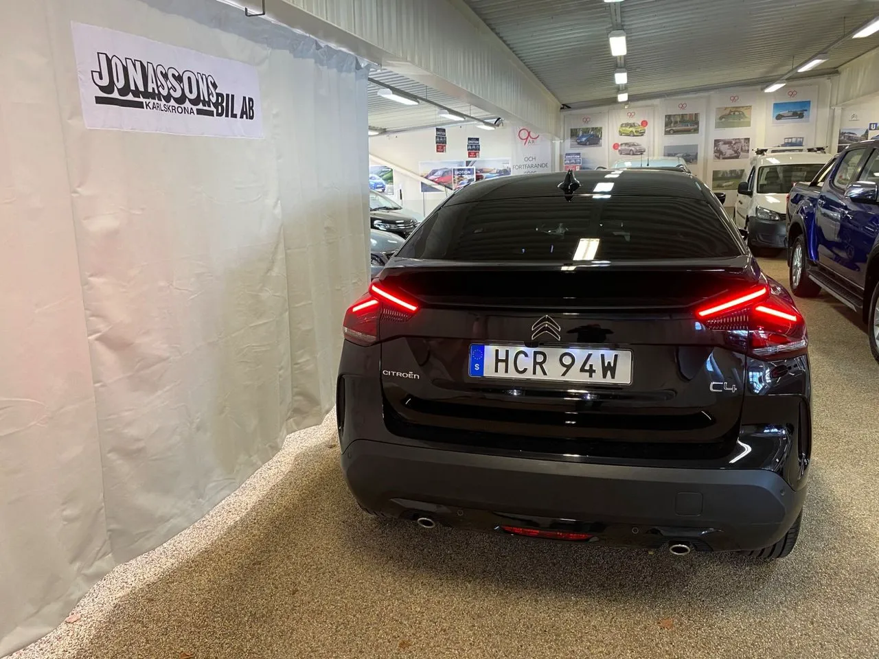 Vehicle image 9