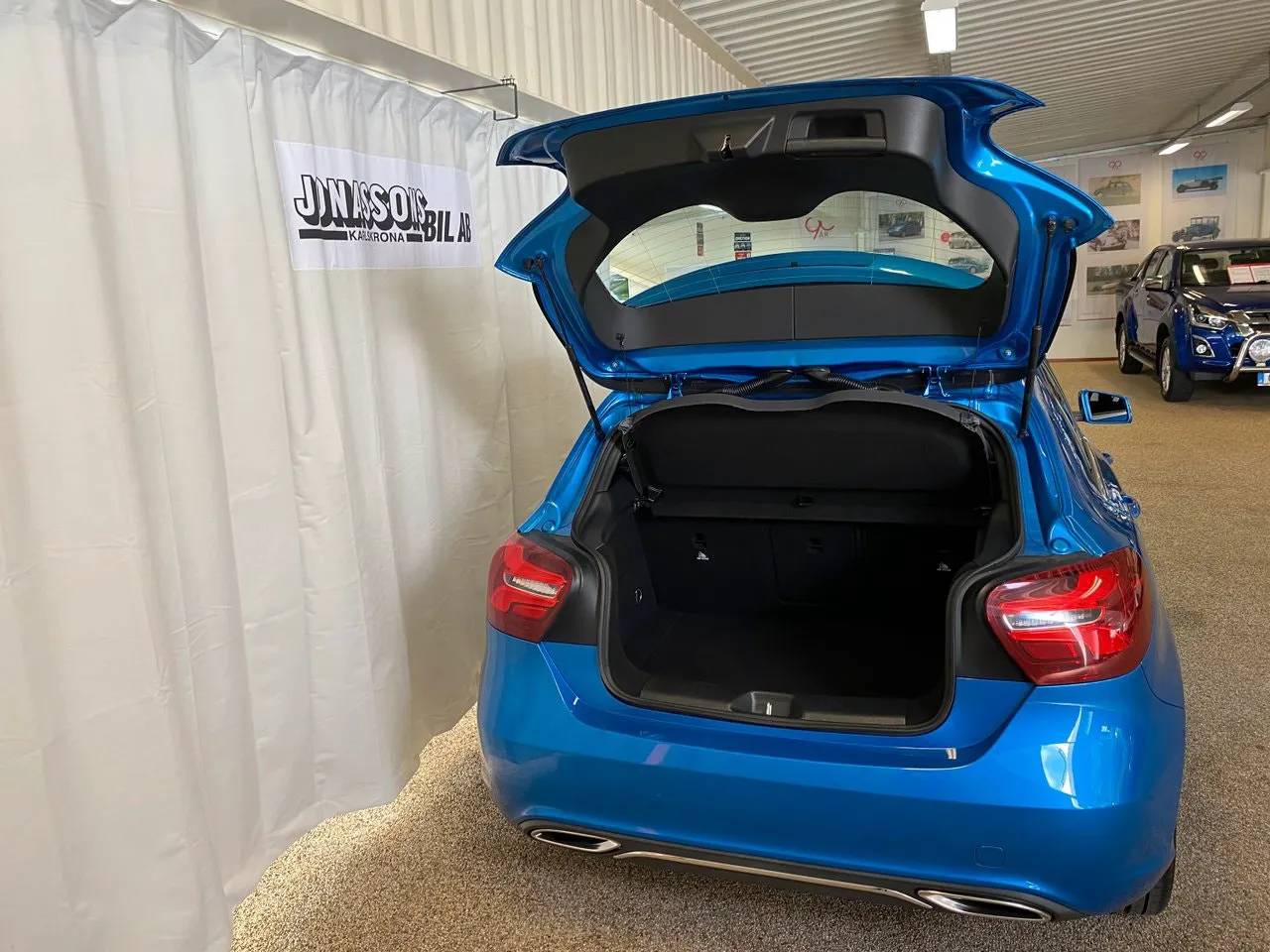 Vehicle image 8