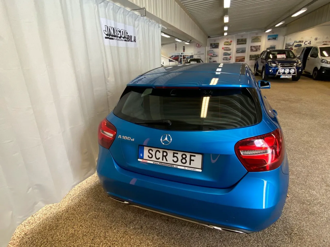 Vehicle image 9
