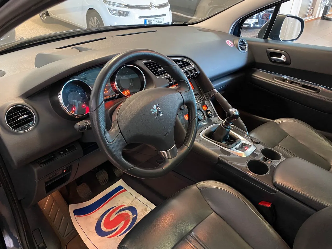 Vehicle image 6