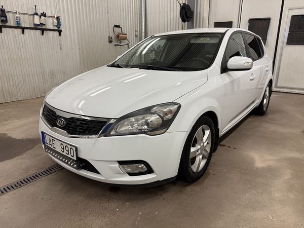 Kia Cee´d 5dr cee'd 1.6 CRDi ECO Dragkrok - 2011