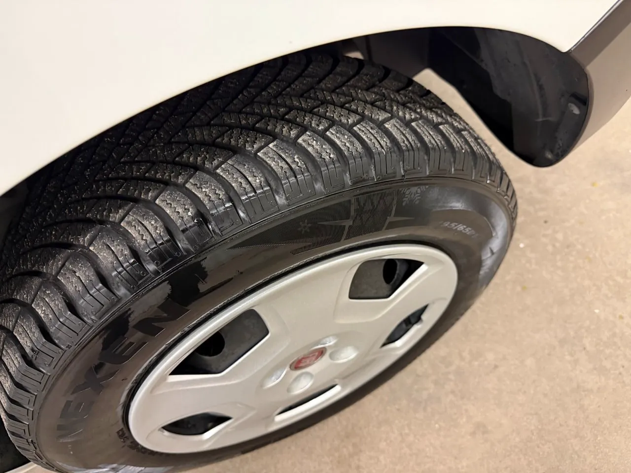 Vehicle image 16