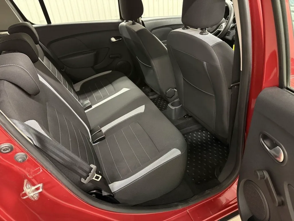 Vehicle image 8