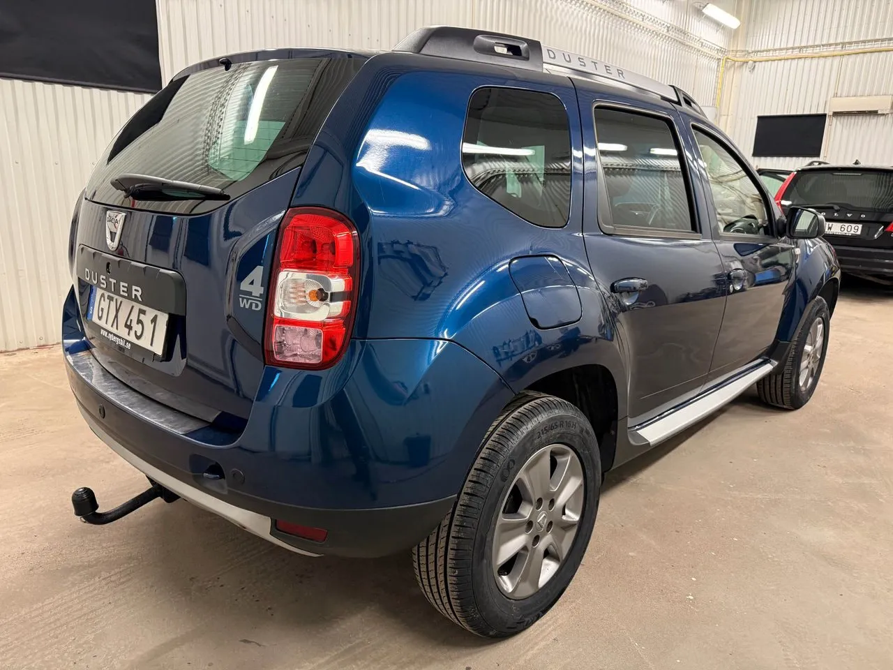 Vehicle image 3