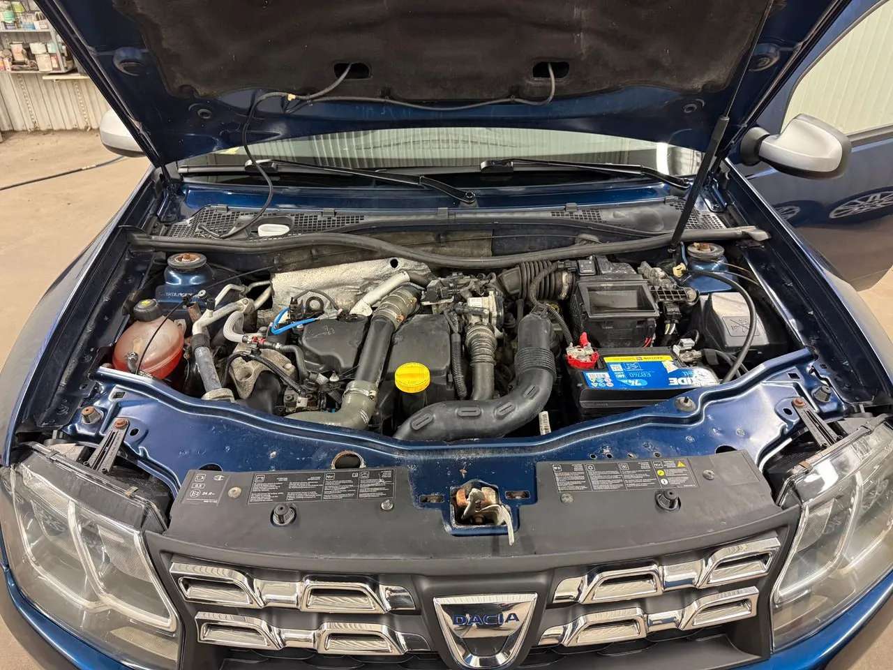 Vehicle image 16