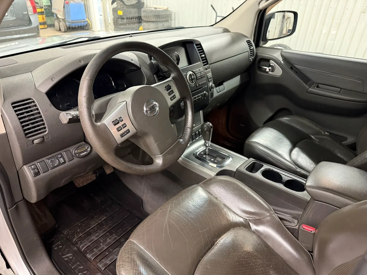 Vehicle image 15