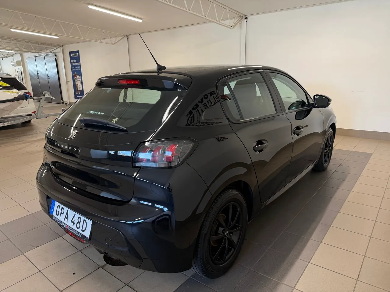 Vehicle image 3