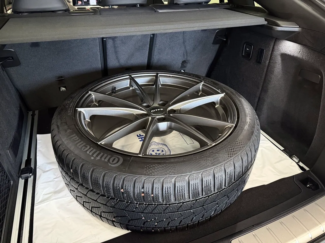 Vehicle image 20