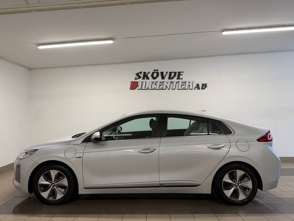 Hyundai IONIQ Plug-in 1.6 + 8.9 kWh Premium/Automat/Fullutrustad - 2017