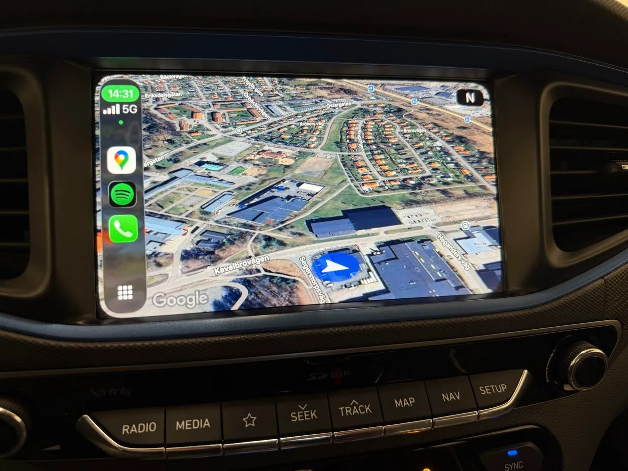 Vehicle image 8