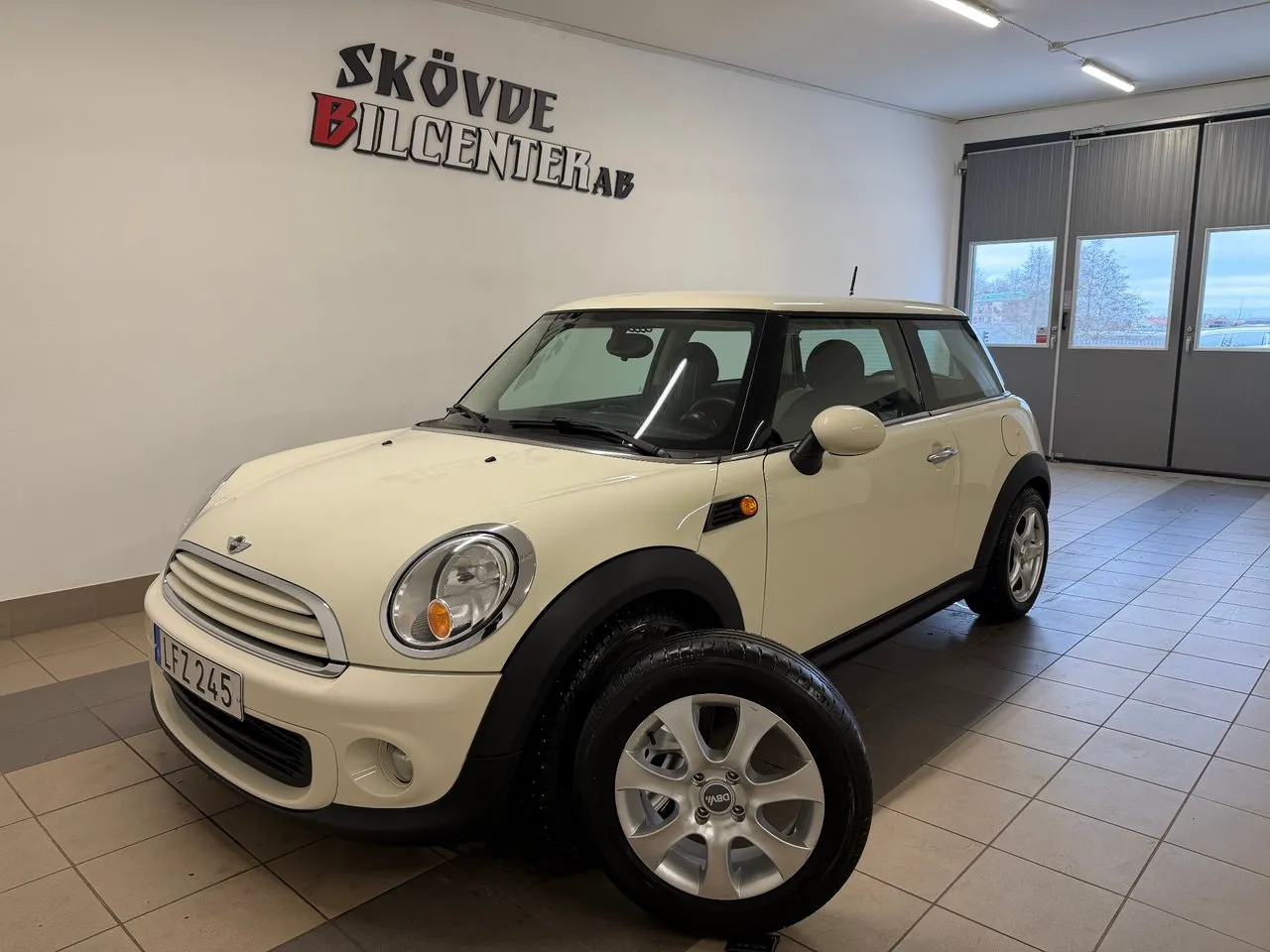 Vehicle image 1