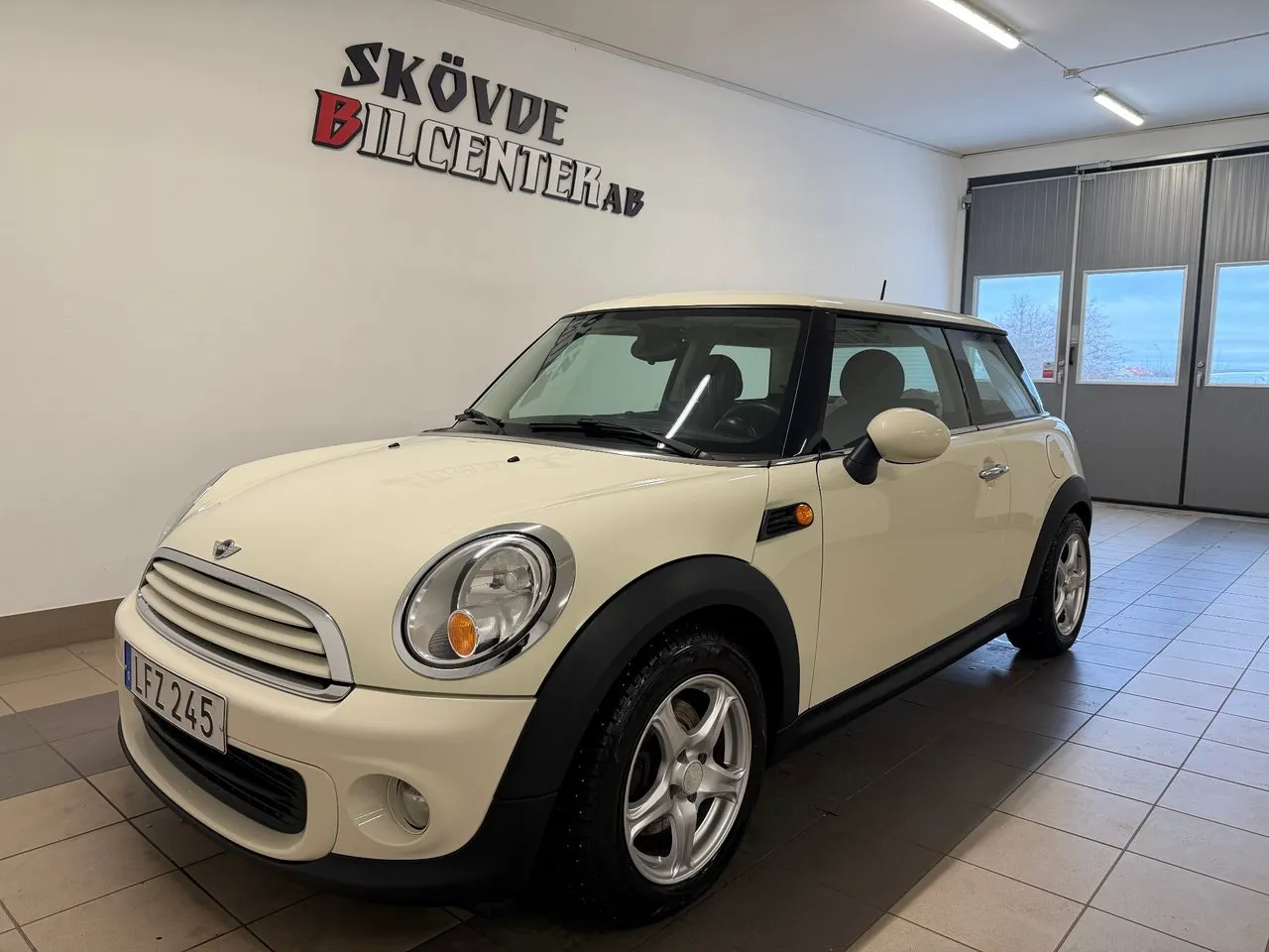 Vehicle image 2