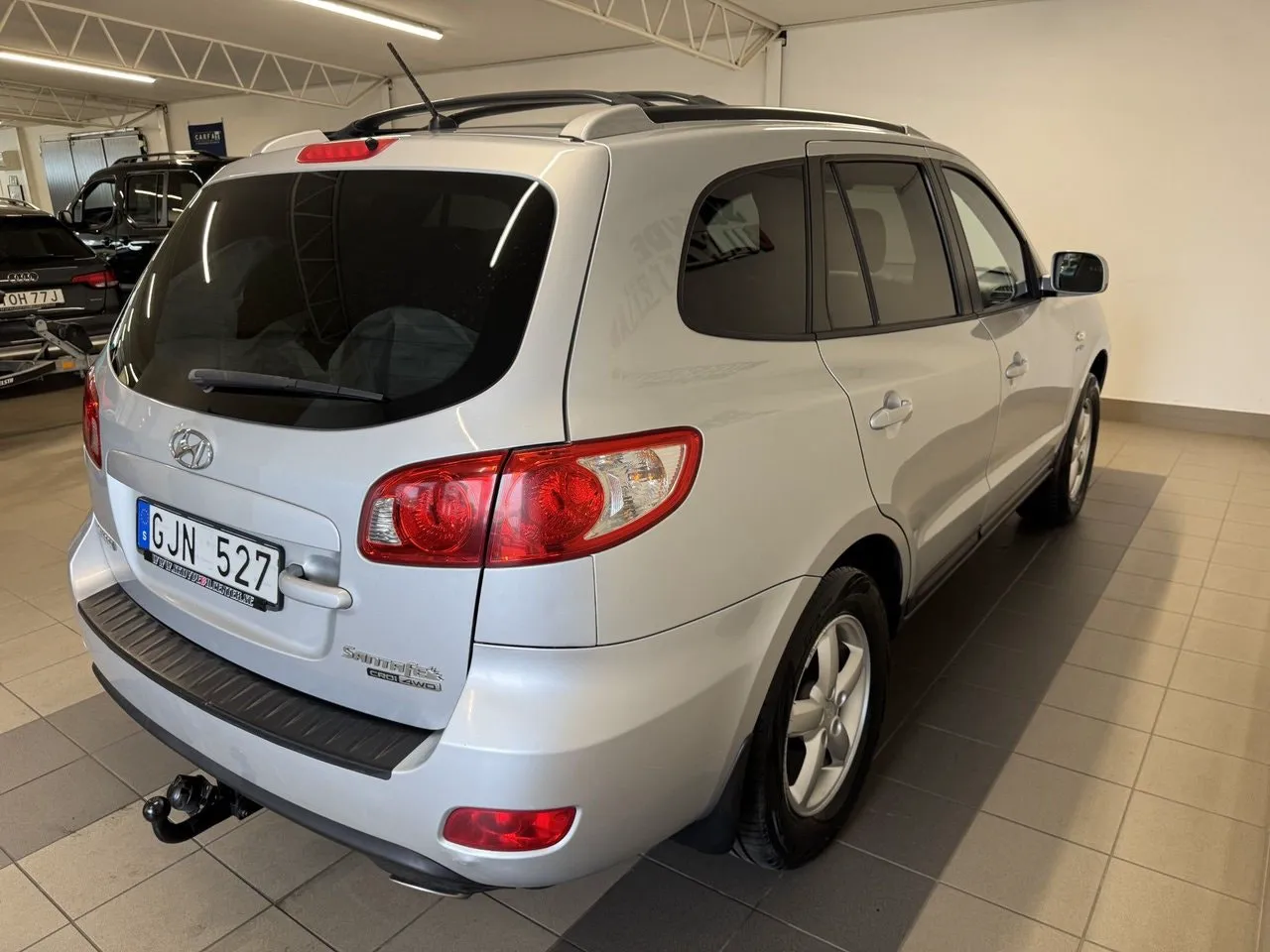 Vehicle image 4
