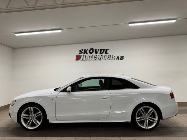 Audi A5 Coupé 2.0 TDI Quattro/S-LINE/6-VXL/D-Värmare/Drag/Nybes - 2011
