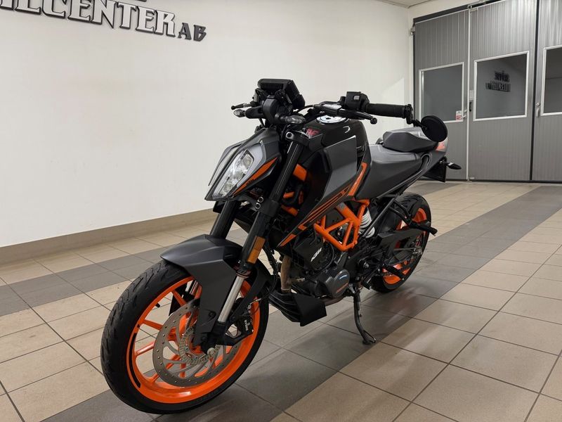 KTM 125 Duke bild 2