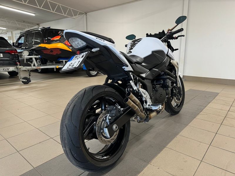 Suzuki GSR bild 4