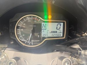 Suzuki GSR bild 6