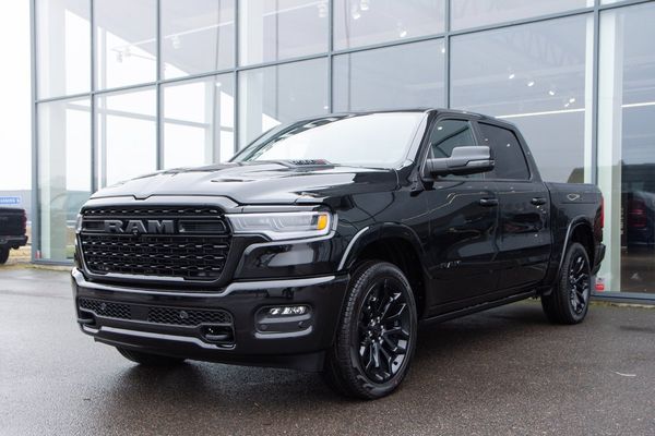 RAM 1500 Limited Night Edition 548 hk Rambox - 2025