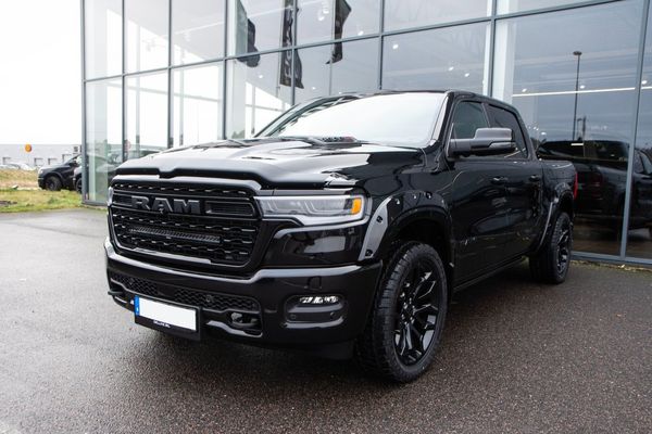 Dodge 1500 RAM Limited E85 LÅG SKATT 548 hk Rambox Night Edition - 2025