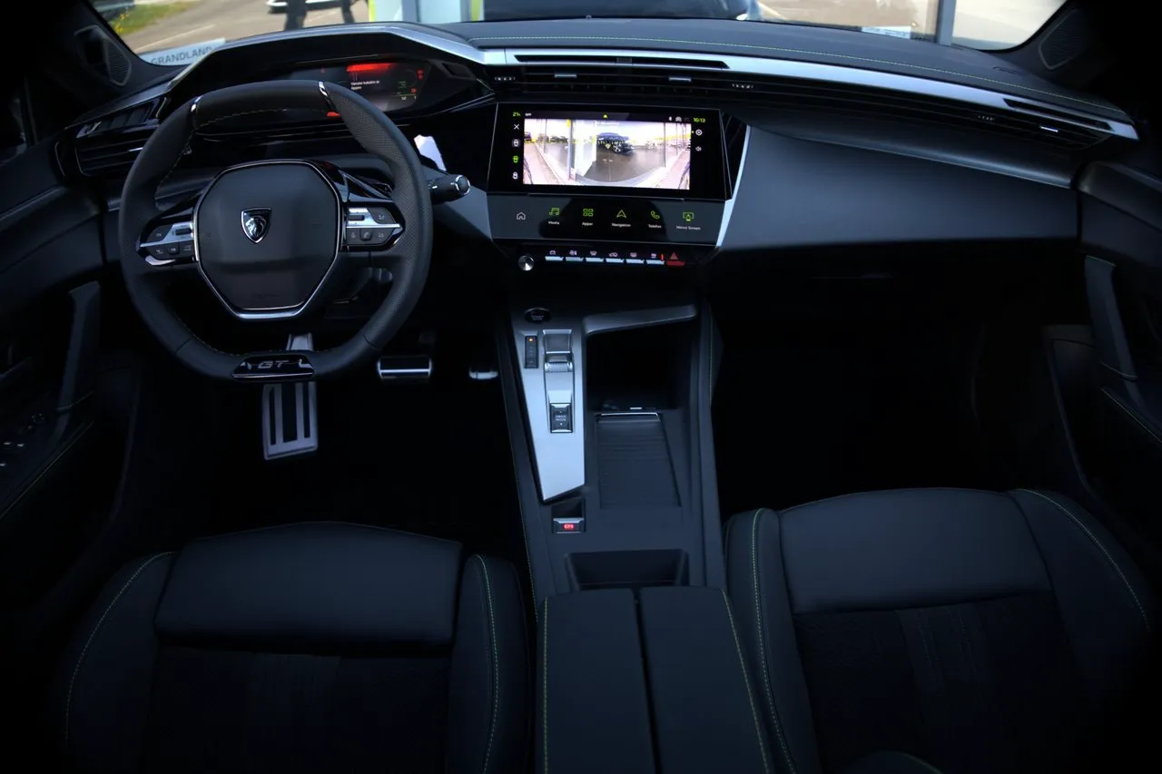 Vehicle image 21