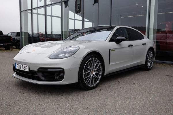 Porsche Panamera 4 E-Hybrid PDK Platinum Edition / 1 ägare / 3.073 mil - 2024