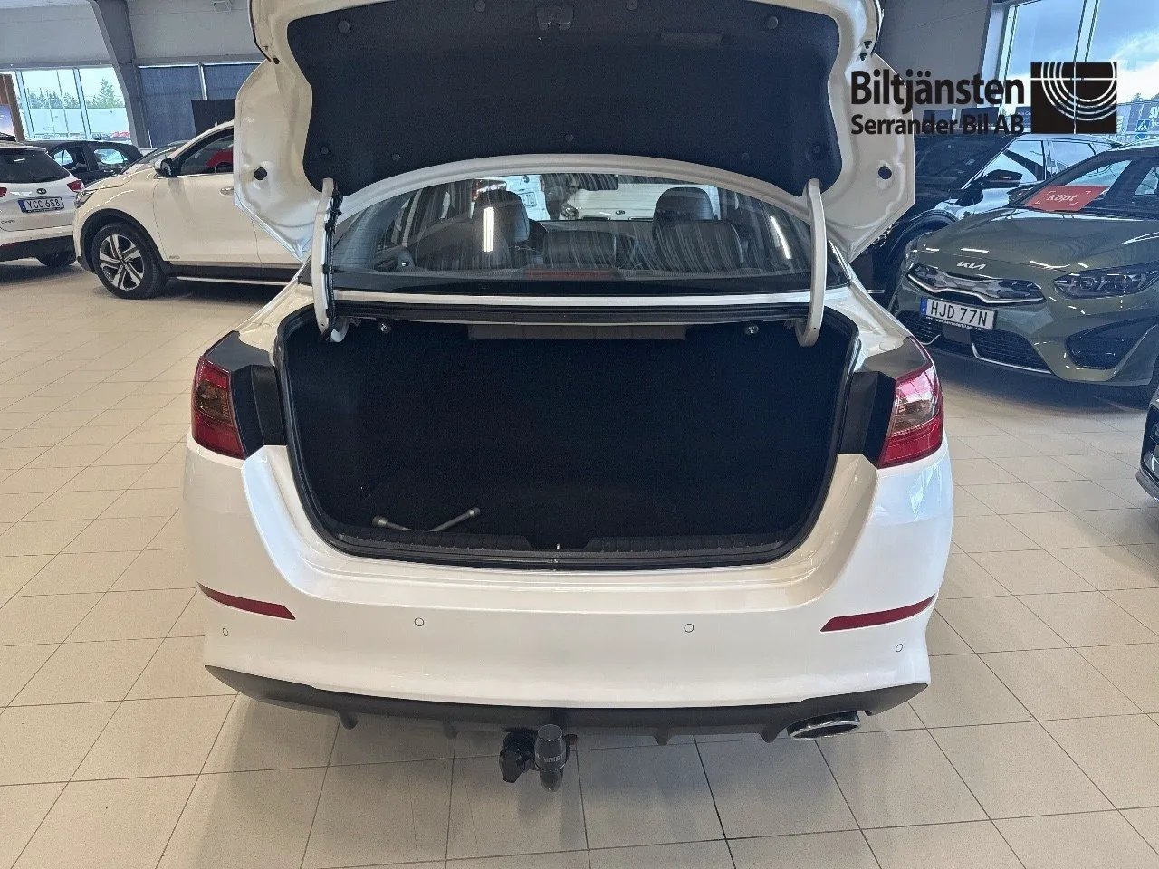 Vehicle image 13