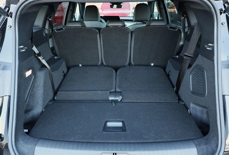 Peugeot e-5008 bild 24
