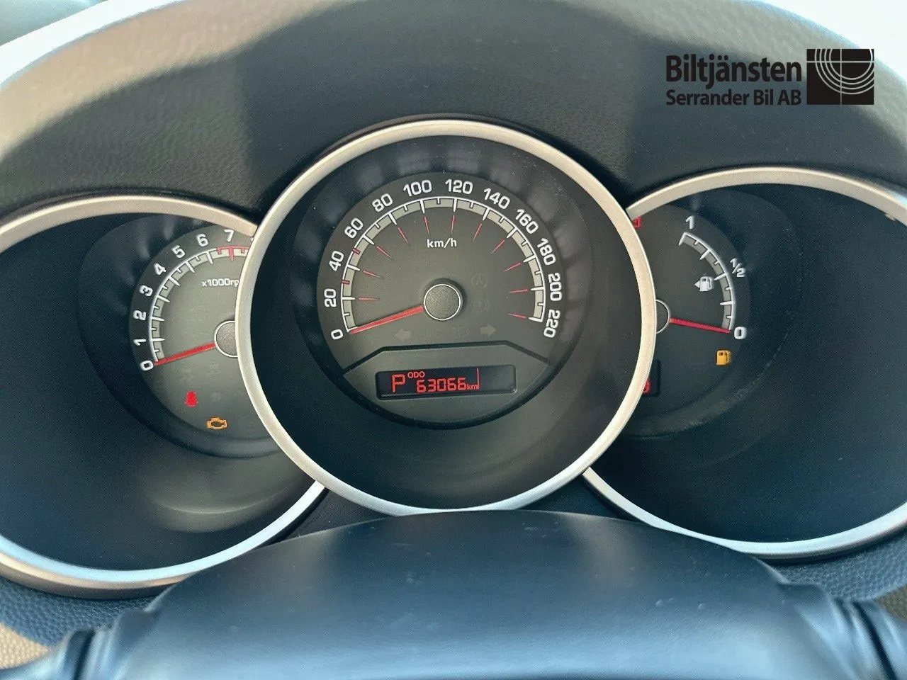 Vehicle image 9