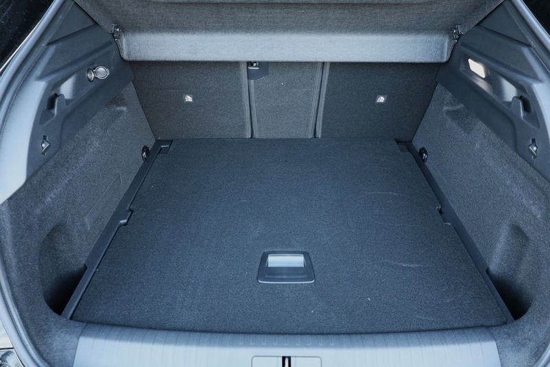 Peugeot e-3008 bild 19