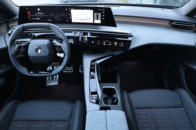 Peugeot e-3008 bild 12