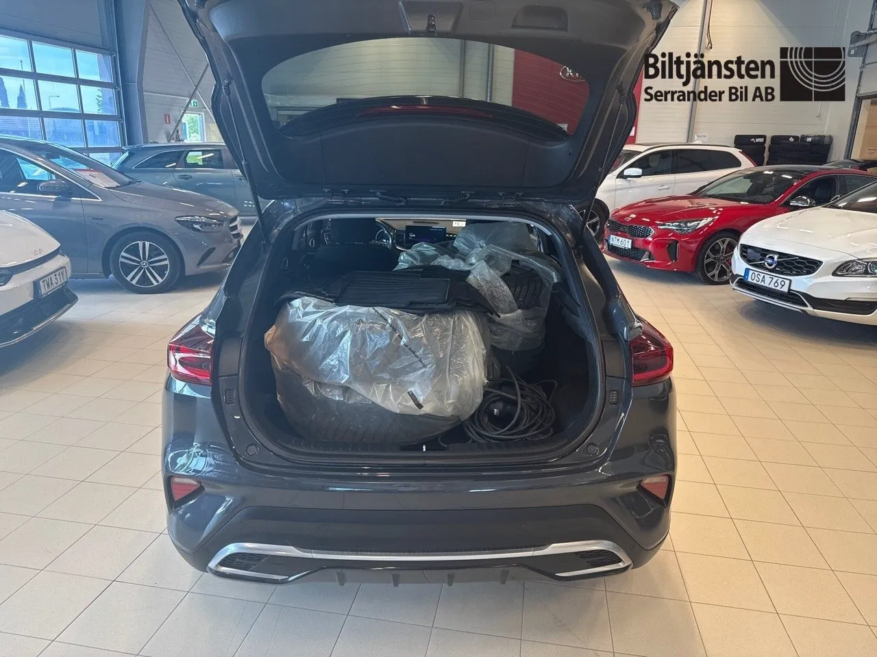 Vehicle image 13