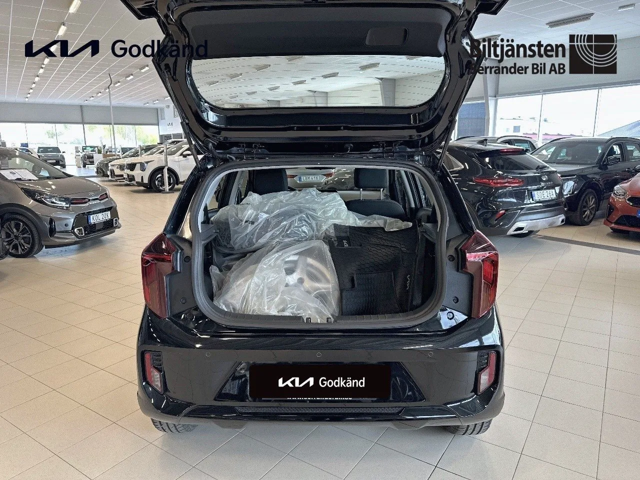 Vehicle image 13