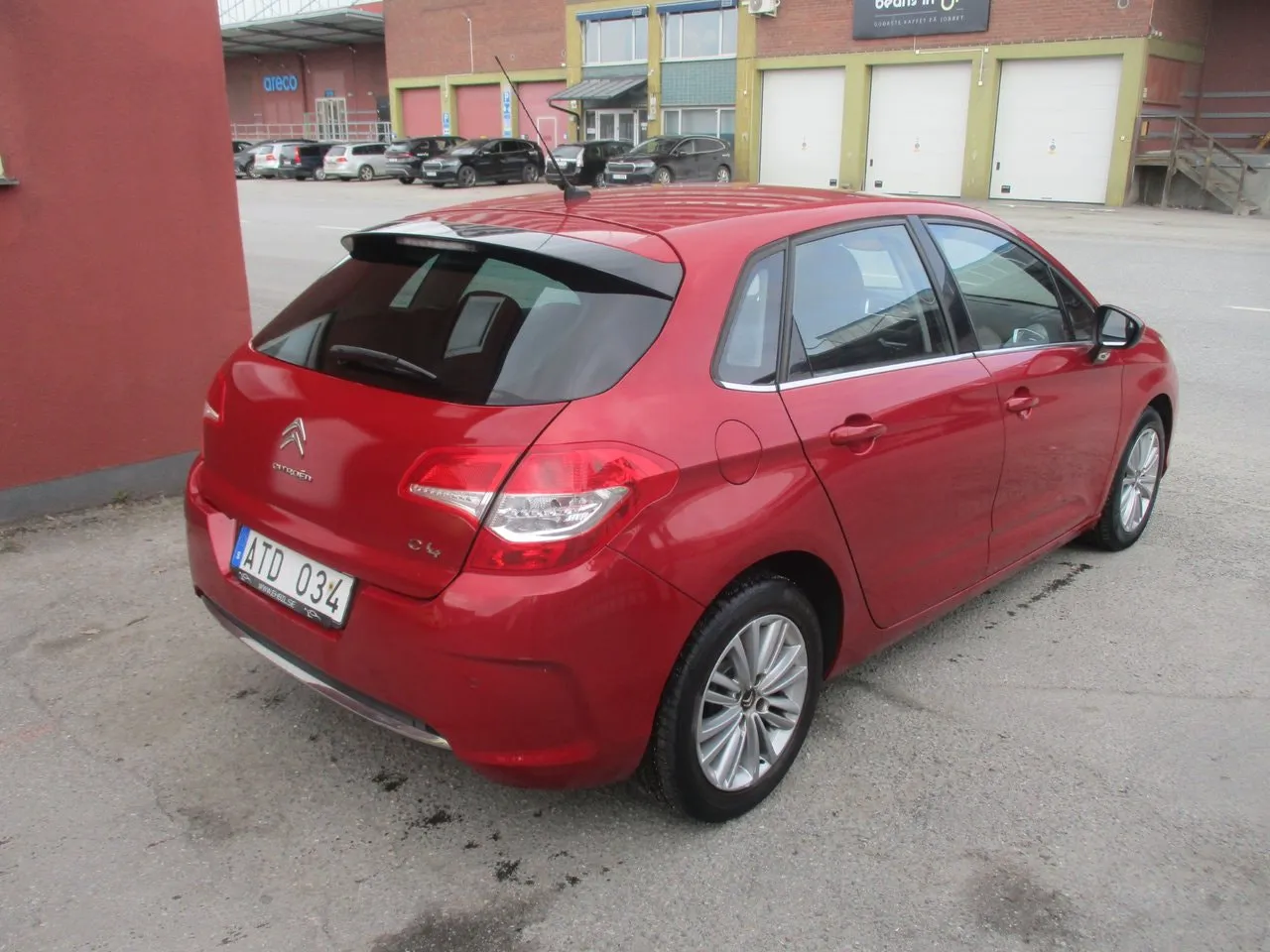 Vehicle image 4