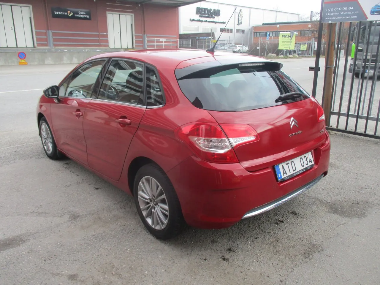 Vehicle image 3