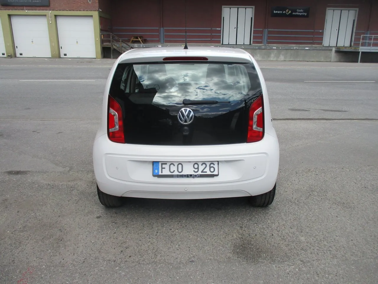 Vehicle image 5