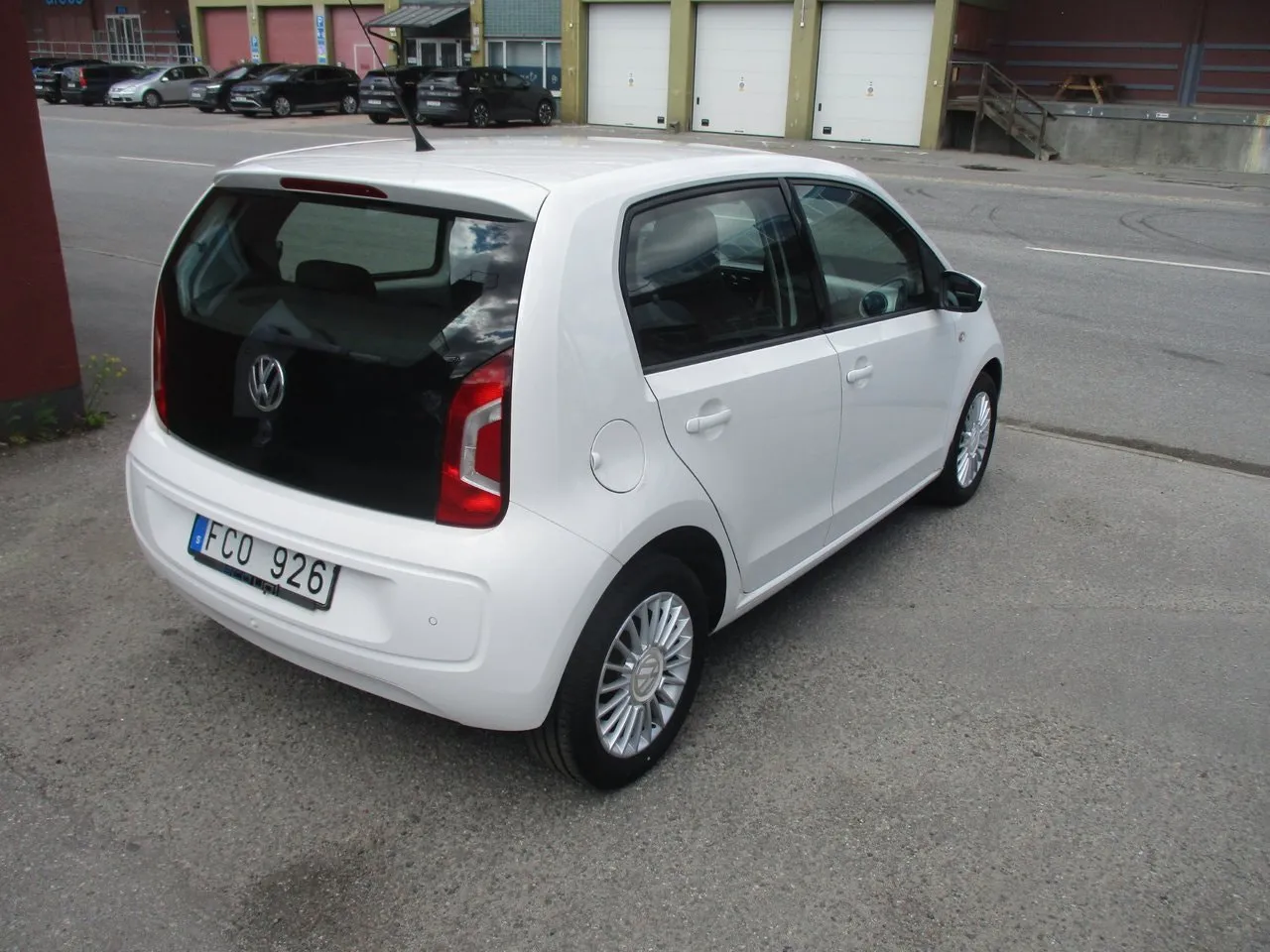 Vehicle image 4